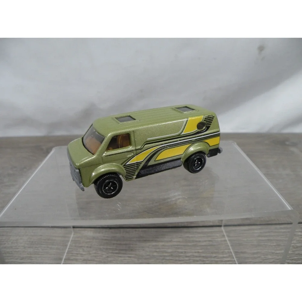 Matchbox 2006 Chevy Van MB709 Green Yellow Stripes 1974 Chevrolet Diecast Toy